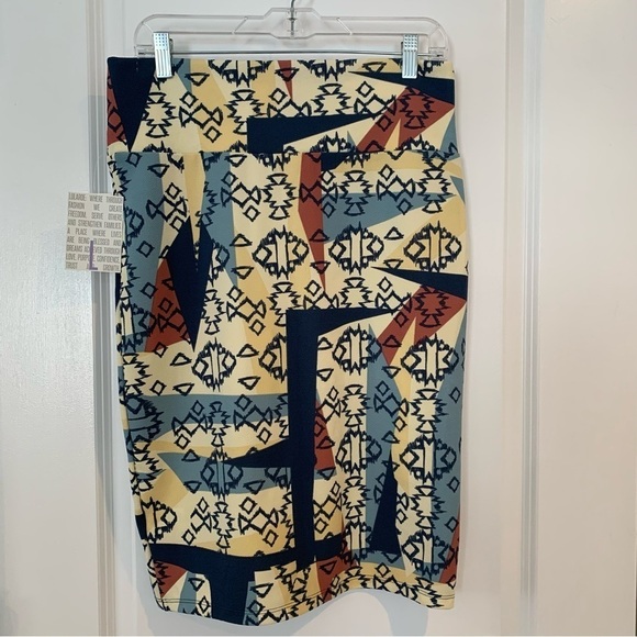 LulaRoe Cassie Retro and Southwest Print Pencil Skirt Size Large - Picture 3 of 6